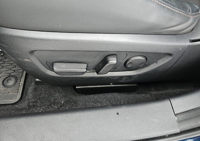 Mazda CX-30 - Kolor Deep Crystal Blue, zdjęcie 17