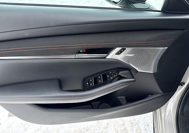 Mazda 3 - Kolor Platinum Quartz, zdjęcie 6