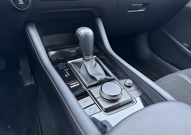 Mazda 3 - Kolor Platinum Quartz, zdjęcie 10