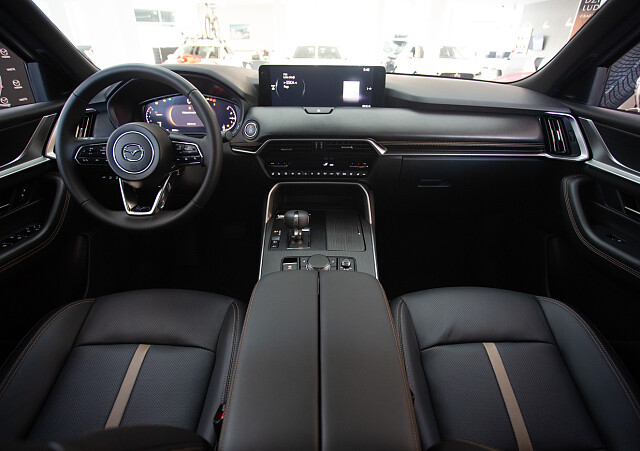 Mazda CX-80 - Kolor Artisan Red, zdjęcie 9