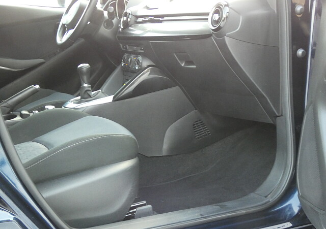 Mazda 2 - Kolor Deep Crystal Blue, zdjęcie 8