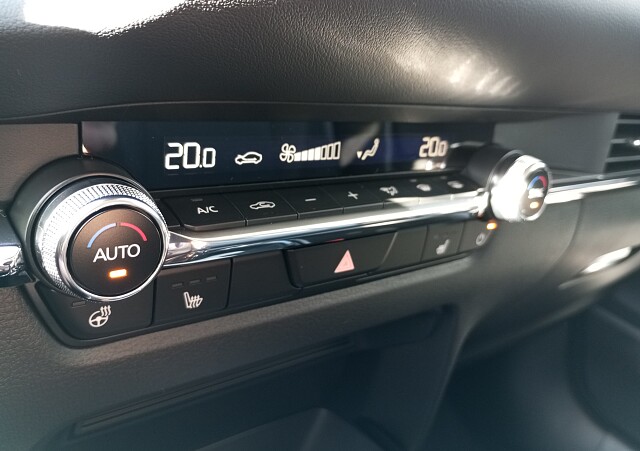 Mazda CX-30 - Kolor Jet Black, zdjęcie 9