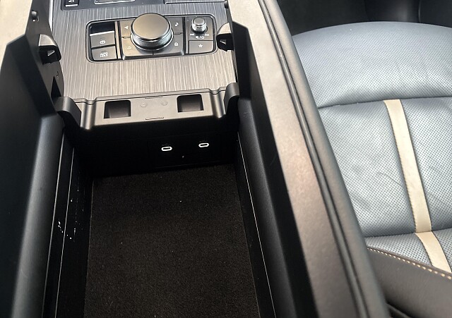 Mazda CX-80 - Kolor Platinum Quartz, zdjęcie 33