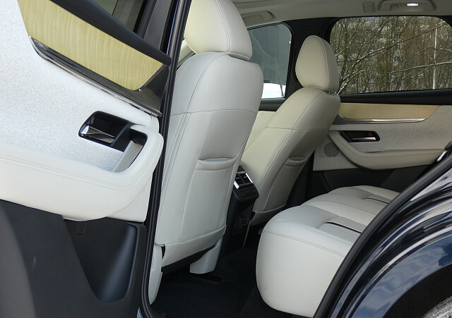 Mazda CX-60 - Kolor Deep Crystal Blue, zdjęcie 8