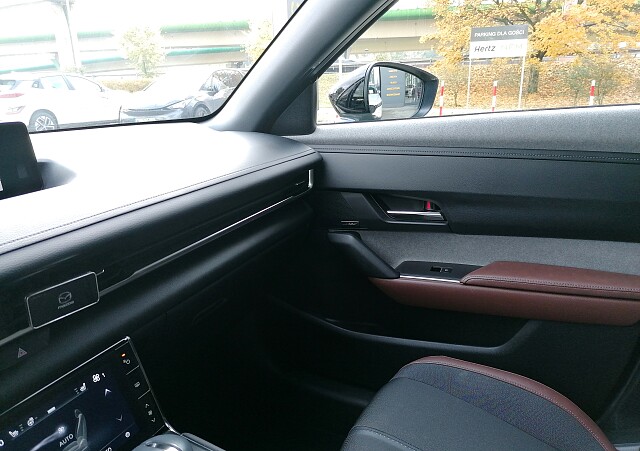 Mazda MX-30 - Kolor Machine Gray, zdjęcie 23