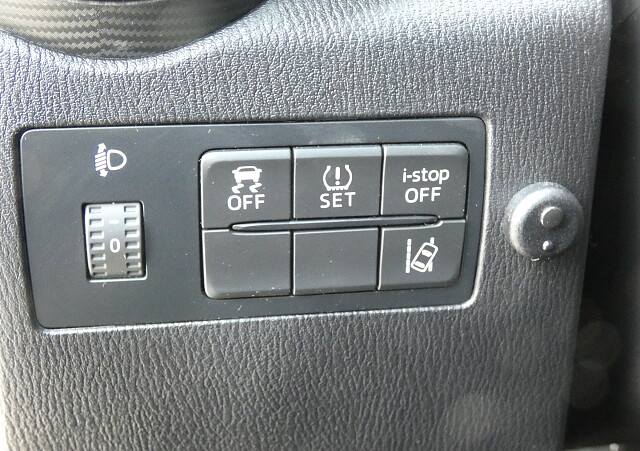 Mazda 2 - Kolor Deep Crystal Blue, zdjęcie 12