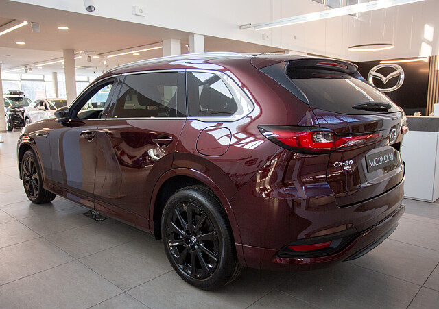 Mazda CX-80 - Kolor Artisan Red, zdjęcie 2