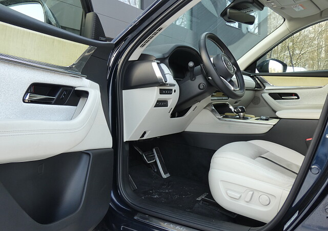Mazda CX-60 - Kolor Deep Crystal Blue, zdjęcie 7