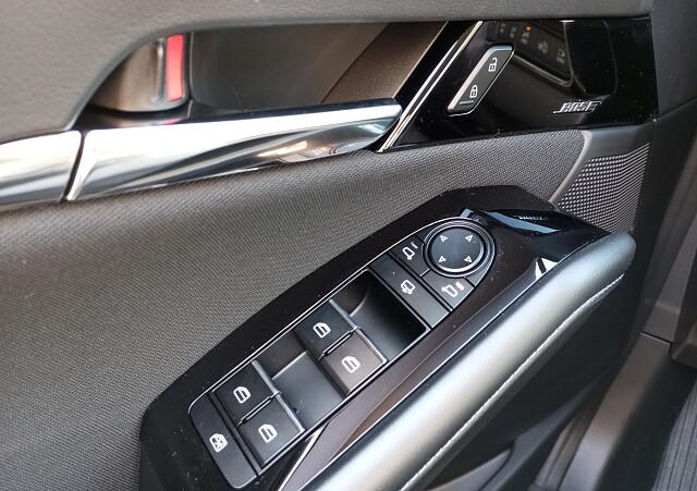 Mazda CX-30 - Kolor Jet Black, zdjęcie 8