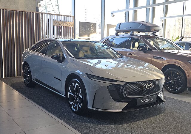 Mazda 6e - Kolor Aero Grey, zdjęcie 1