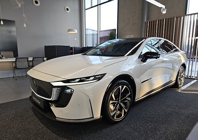 Mazda 6e - Kolor Biały, zdjęcie 9