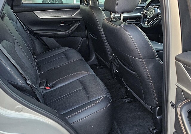 Mazda CX-60 - Kolor Platinum Quartz, zdjęcie 11