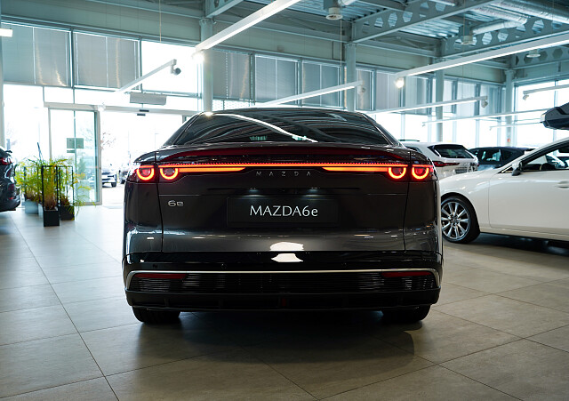 Mazda 6e - Kolor Machine Gray, zdjęcie 4