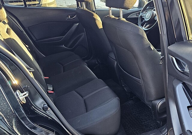 Mazda 3 - Kolor Jet Black, zdjęcie 13