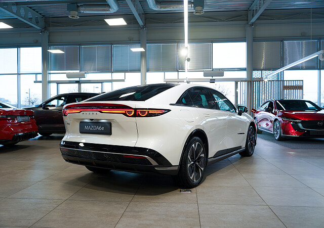 Mazda 6e - Kolor Biały, zdjęcie 4