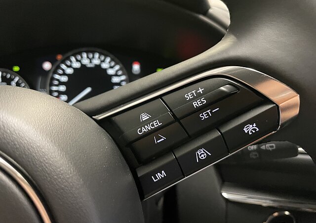 Mazda CX-30 - Kolor Arctic White, zdjęcie 11