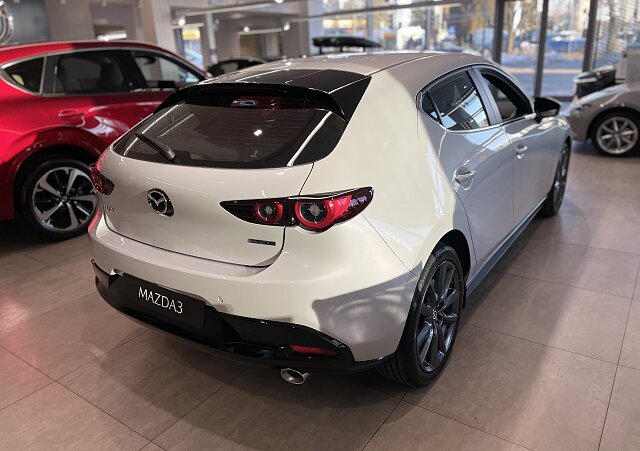 Mazda 3 - Kolor Ceramic Metalic, zdjęcie 4