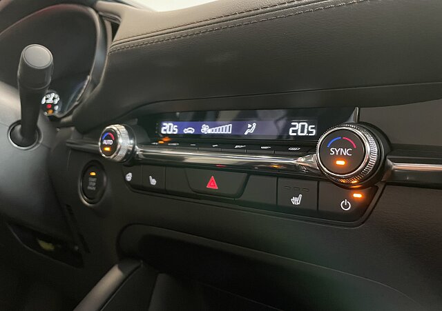 Mazda 3 - Kolor Ceramic Metalic, zdjęcie 12