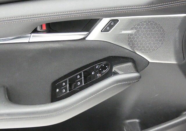 Mazda 3 - Kolor Machine Gray, zdjęcie 10