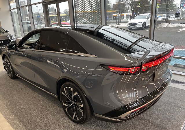 Mazda 6e - Kolor Polymetal Gray, zdjęcie 9