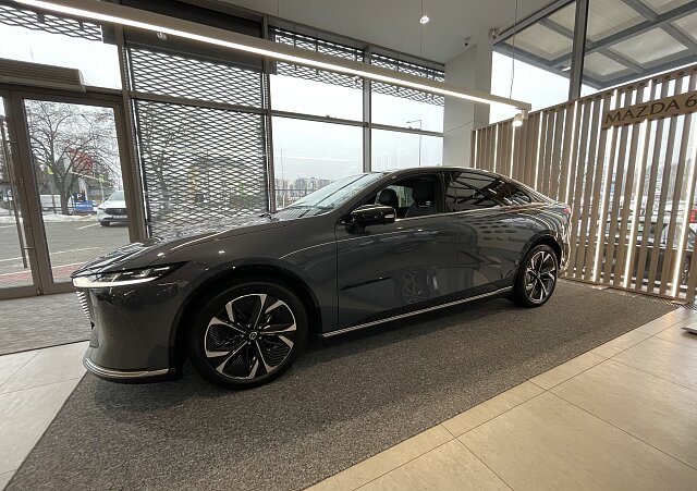 Mazda 6e - Kolor Polymetal Gray, zdjęcie 7