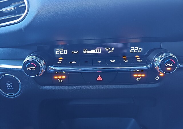 Mazda CX-30 - Kolor Jet Black, zdjęcie 15