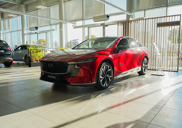 Mazda 6e - Kolor Soul Red Crystal, zdjęcie 2