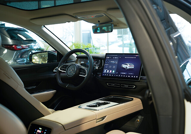 Mazda 6e - Kolor Biały, zdjęcie 8