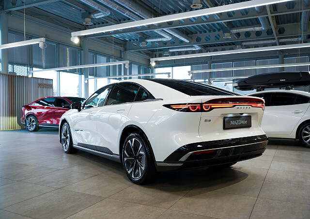 Mazda 6e - Kolor Biały, zdjęcie 6