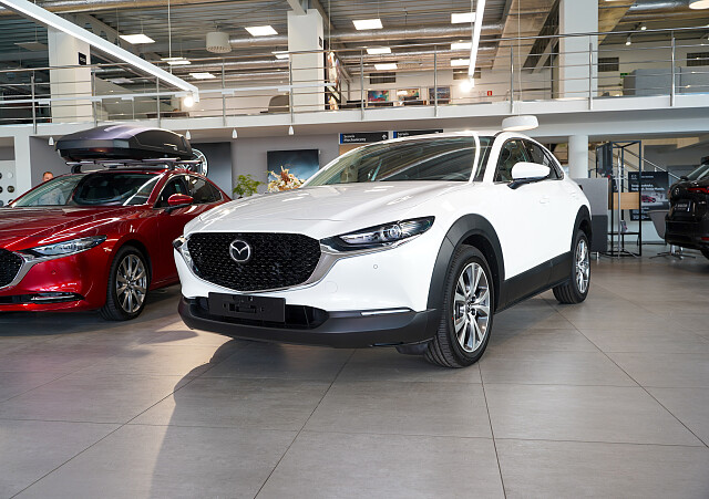 Mazda CX-30 - Kolor Snowflake White Pearl, zdjęcie 2