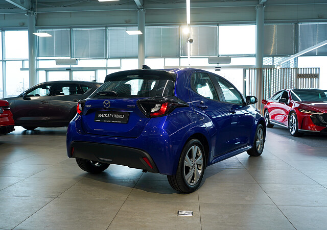 Mazda 2 Hybrid - Kolor Niebieski, zdjęcie 5