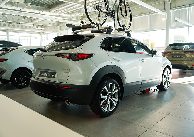 Mazda CX-30 - Kolor Ceramic Metalic, zdjęcie 4