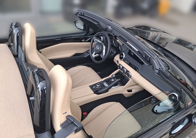 Mazda MX-5 - Kolor Jet Black, zdjęcie 32