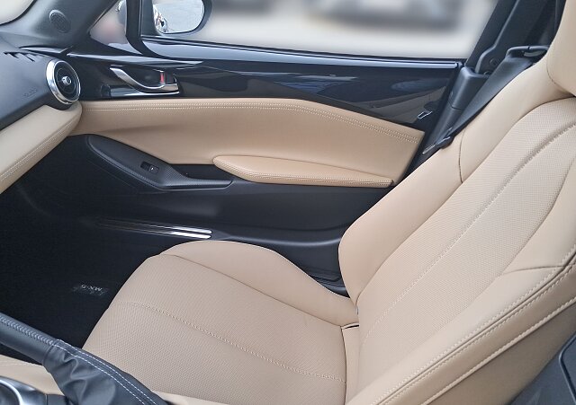Mazda MX-5 - Kolor Jet Black, zdjęcie 28