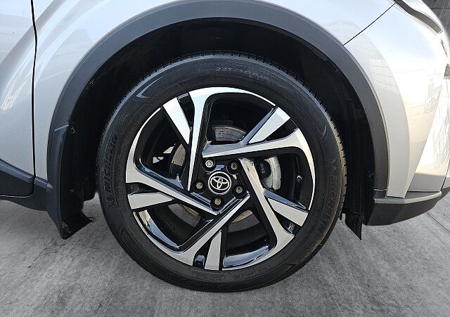 Toyota C-HR - Kolor Srebrny, zdjęcie 10