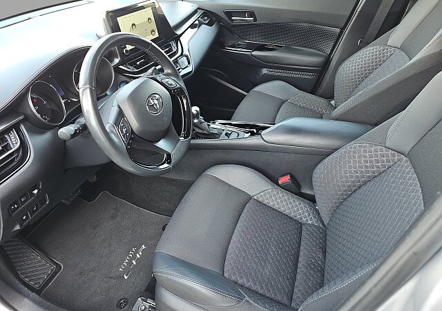 Toyota C-HR - Kolor Srebrny, zdjęcie 25