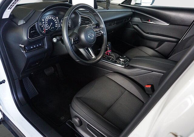 Mazda CX-30 - Kolor Snowflake White Pearl, zdjęcie 7