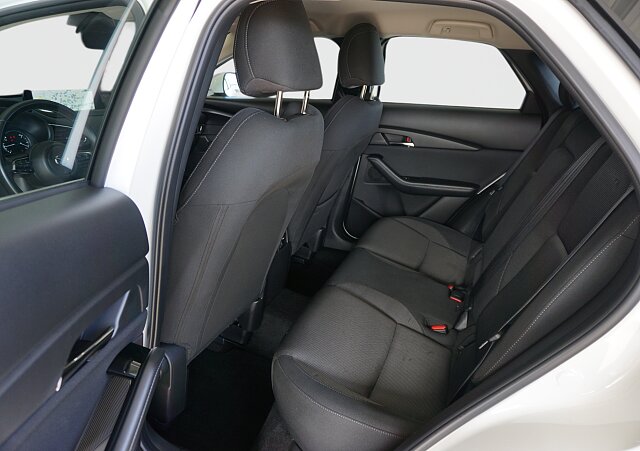 Mazda CX-30 - Kolor Snowflake White Pearl, zdjęcie 8