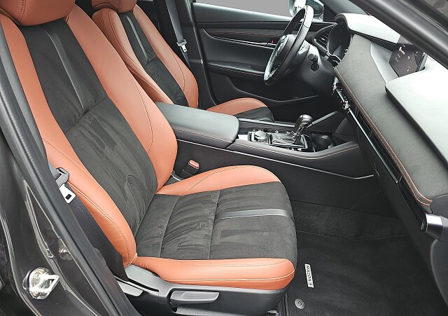 Mazda 3 - Kolor Machine Gray, zdjęcie 24