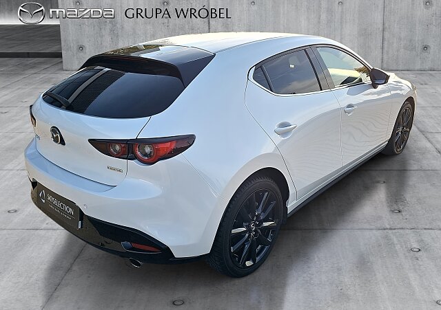 Mazda 3 - Kolor Snowflake White Pearl, zdjęcie 3