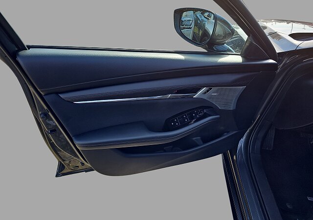 Mazda 3 - Kolor Machine Gray, zdjęcie 10