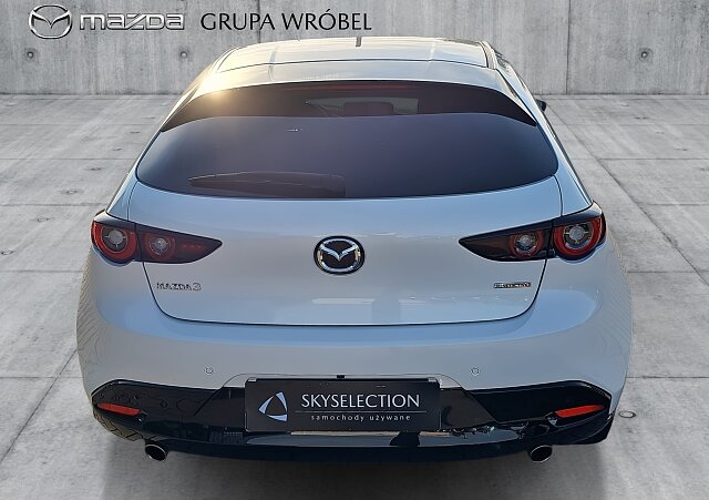 Mazda 3 - Kolor Snowflake White Pearl, zdjęcie 4