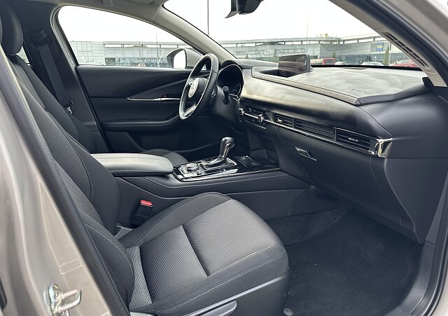 Mazda CX-30 - Kolor Platinum Quartz, zdjęcie 27
