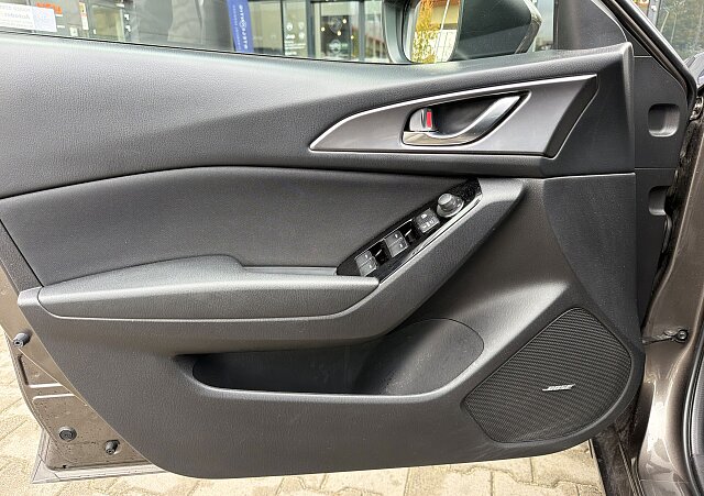 Mazda 3 - Kolor Titanium Flash, zdjęcie 10