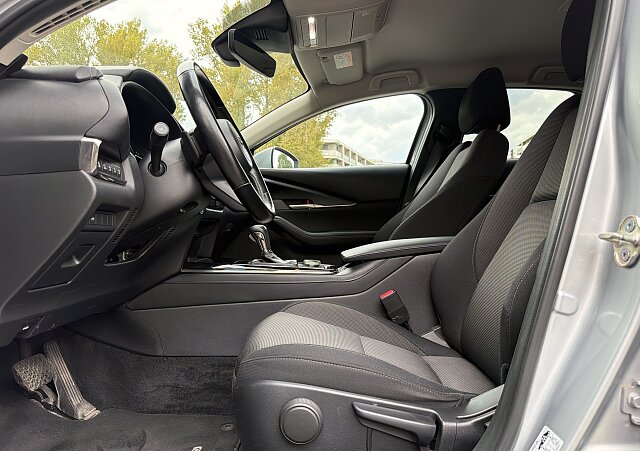 Mazda CX-30 - Kolor Sonic Silver, zdjęcie 18