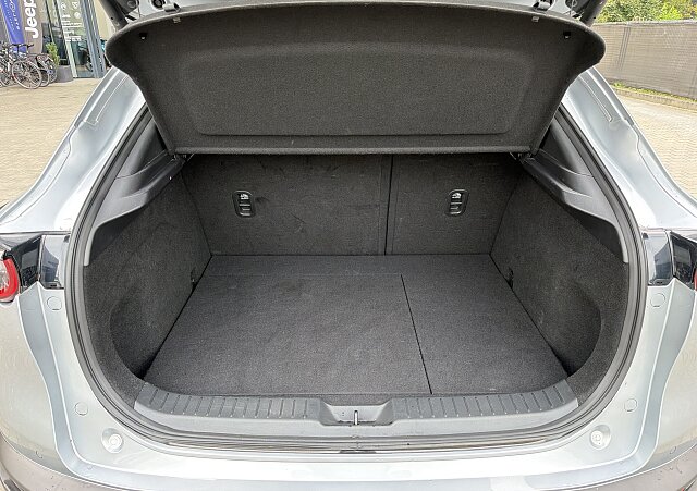 Mazda CX-30 - Kolor Sonic Silver, zdjęcie 17