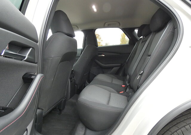 Mazda CX-30 - Kolor Platinum Quartz, zdjęcie 6