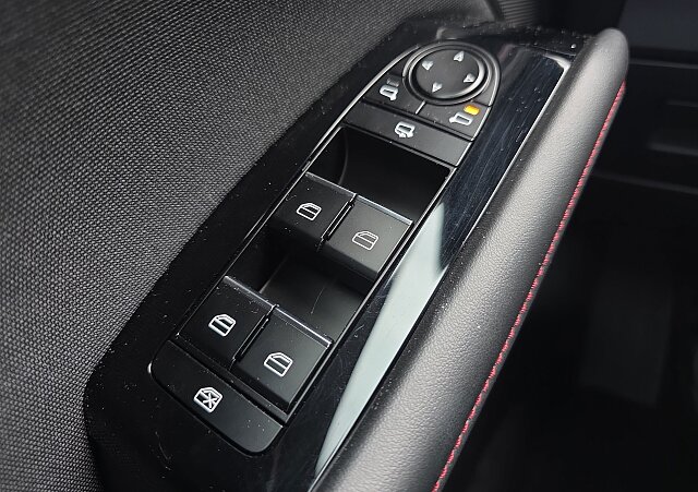 Mazda 3 - Kolor Jet Black, zdjęcie 17