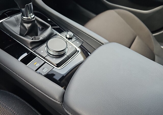 Mazda 3 - Kolor Polymetal Gray, zdjęcie 20