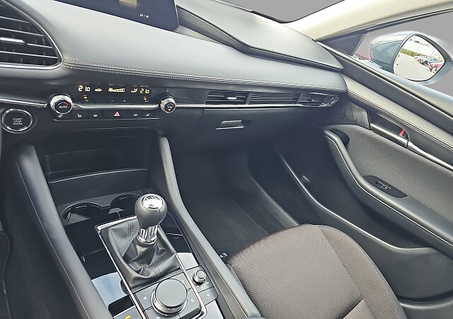 Mazda 3 - Kolor Polymetal Gray, zdjęcie 19